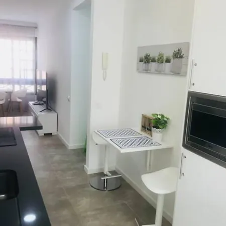 Modern Renovated 2 Bdrm - Canteras 아파트