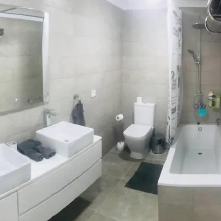 Modern Renovated 2 Bdrm - Canteras 아파트
